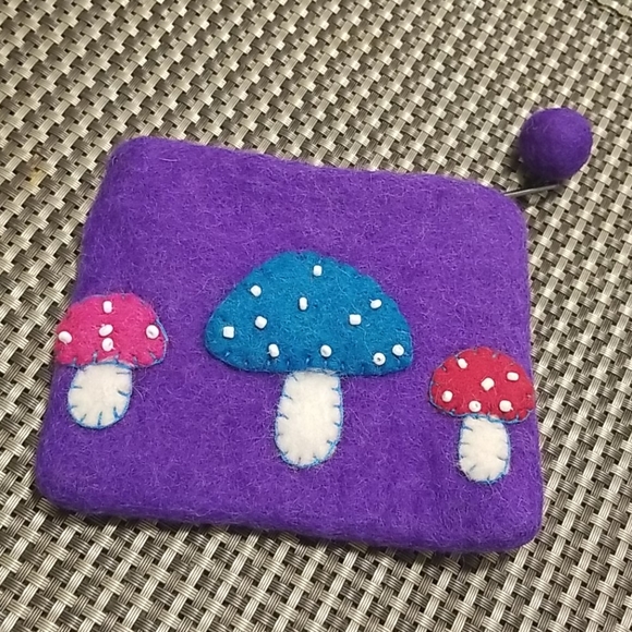 Felted wallet. - Picture 1 of 15